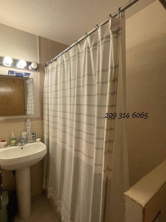 Welcome to this bright 1 bedroom