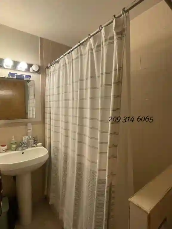 Welcome to this bright 1 bedroom