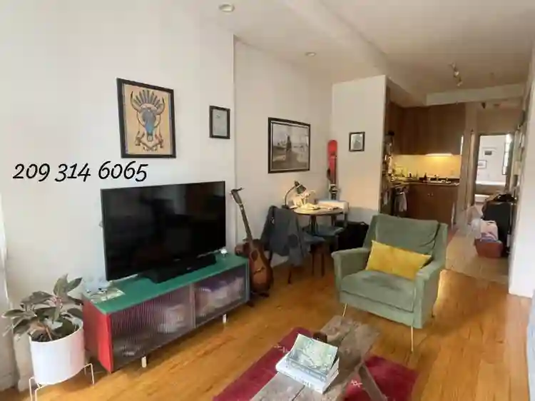 Welcome to this bright 1 bedroom