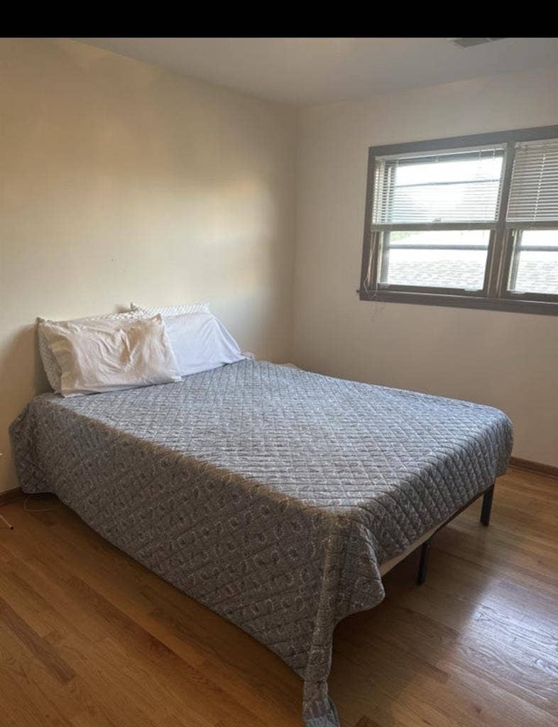 Female-Only Rommate Available