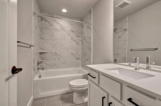 Townhome 2 Bedrooms available