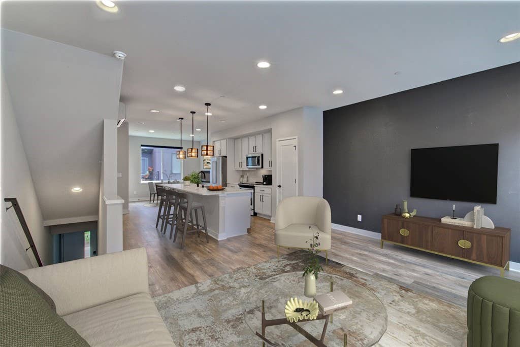 Townhome 2 Bedrooms available