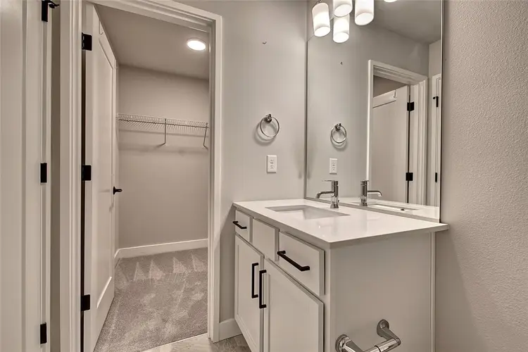 Townhome 2 Bedrooms available