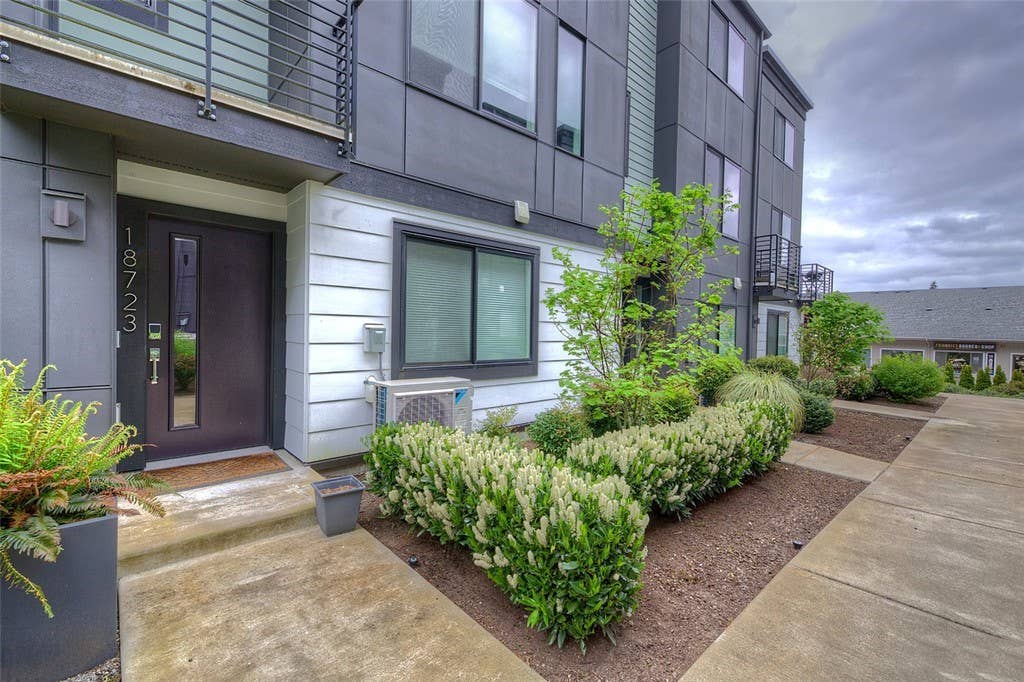 Townhome 2 Bedrooms available