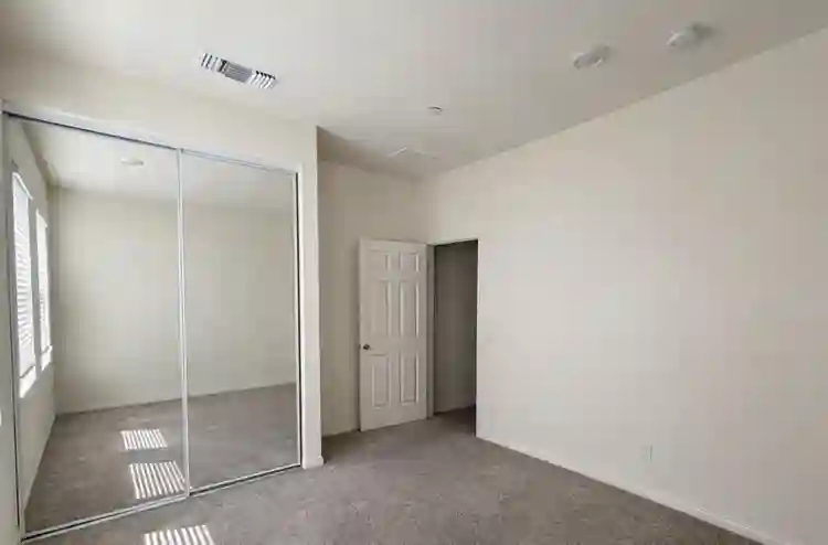 Bedroom for rent