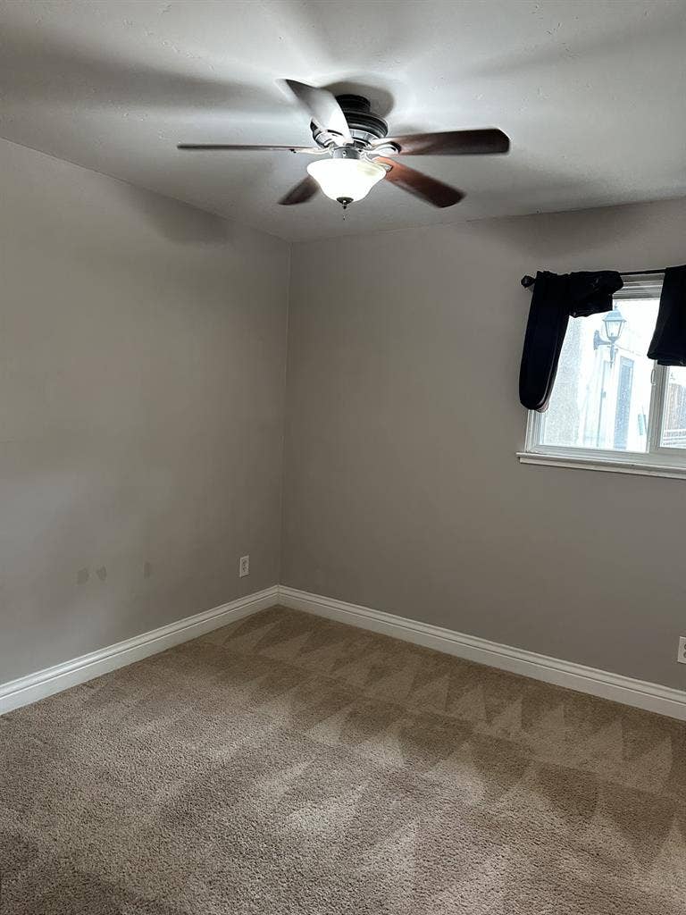 Room for rent in quiet neighborhood