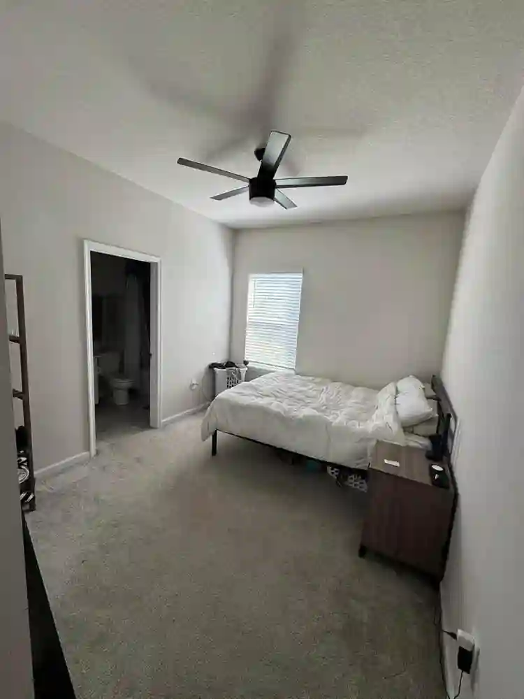 Room in Apopka w/ private bath!