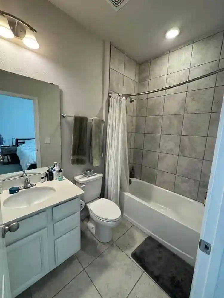 Room in Apopka w/ private bath!