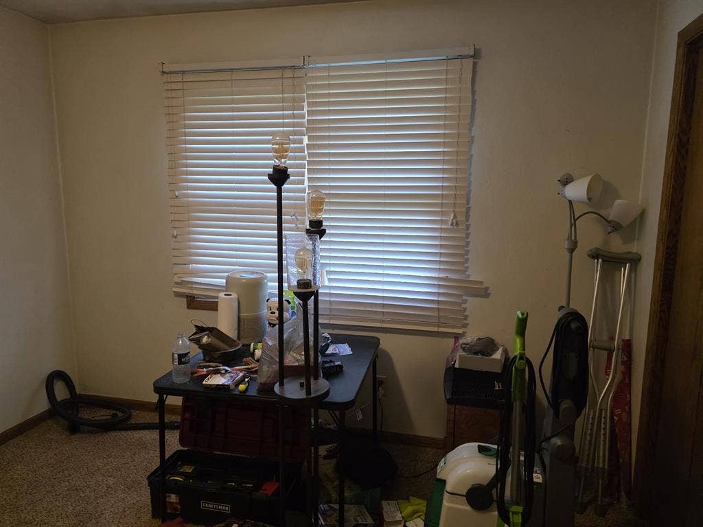 Offering room in 3 bedroom duplex