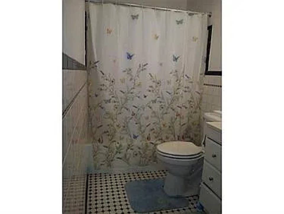 Roommate wanted in Crafton