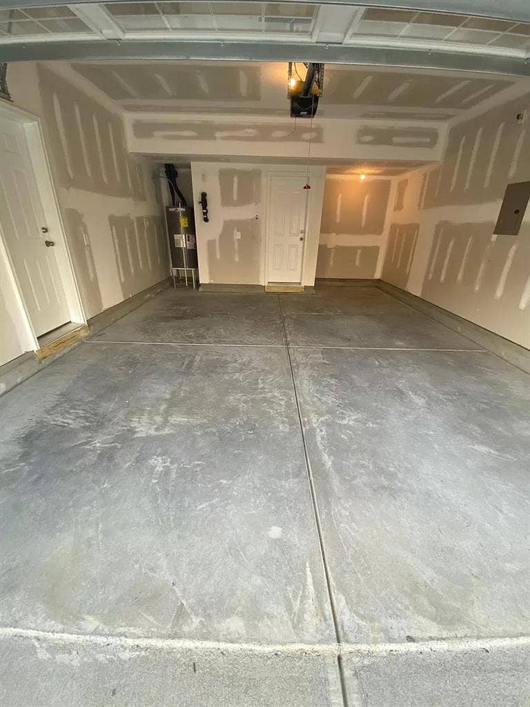 4 BR in Apex