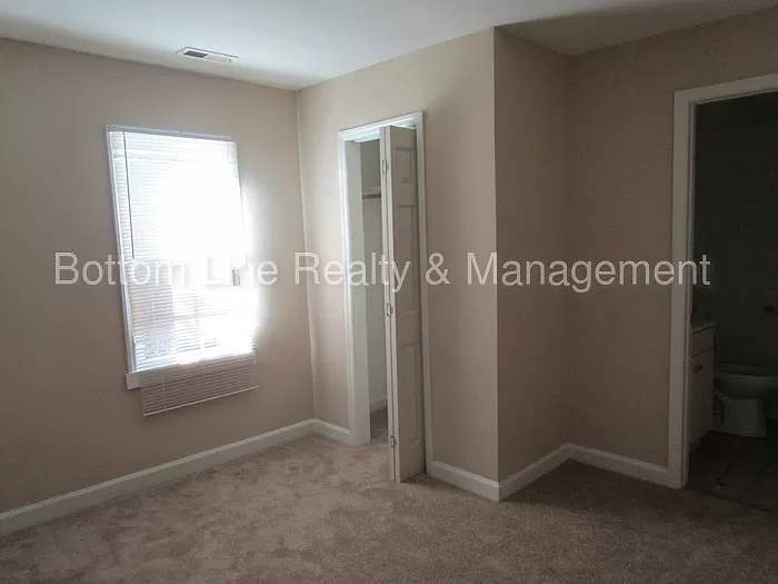 4 BR in Apex