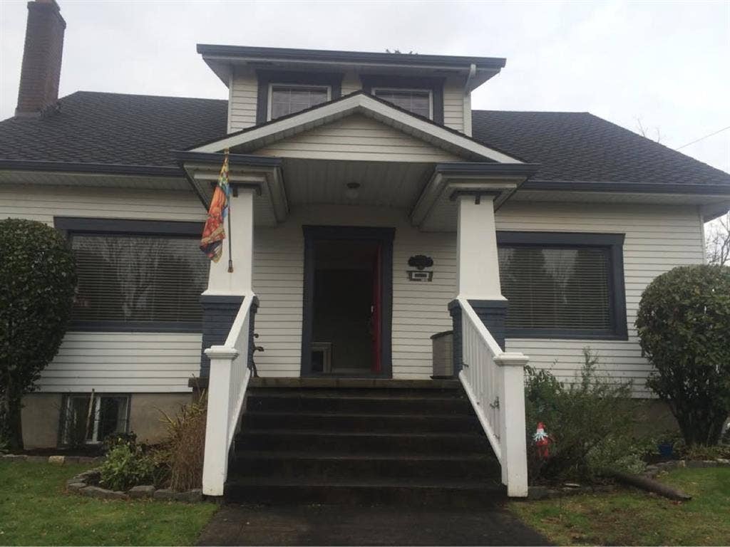 Looking for a fourth roommate!