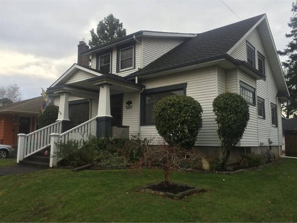 Looking for a fourth roommate!
