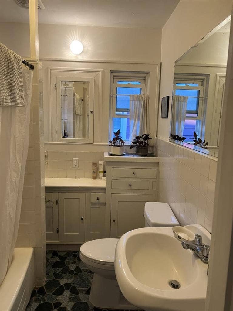 Looking for a fourth roommate!
