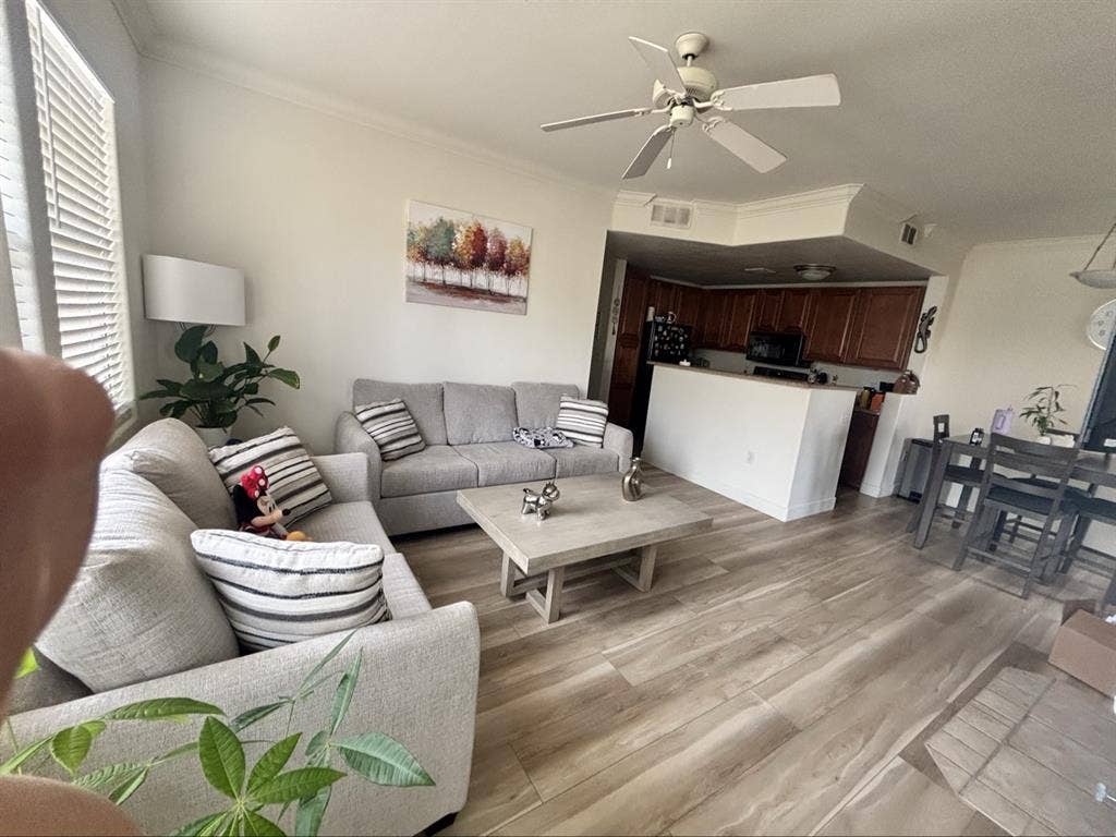 Rent a private bedroom and bathroom