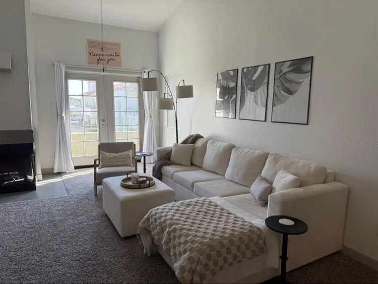 Roommates Wanted
