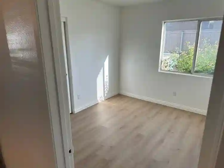 Room for Rent · Riverside 92501