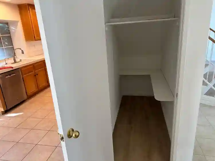 Room for Rent · Riverside 92501