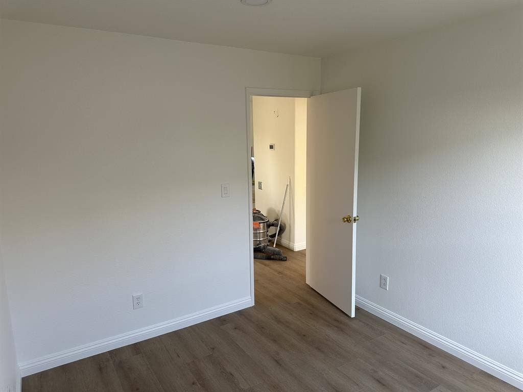 Room for Rent · Riverside 92501