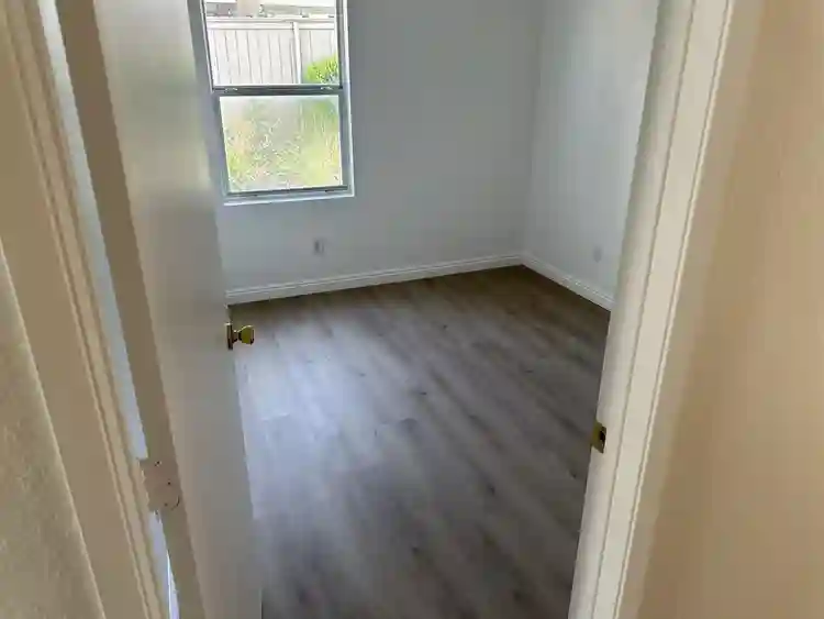 Room for Rent · Riverside 92501