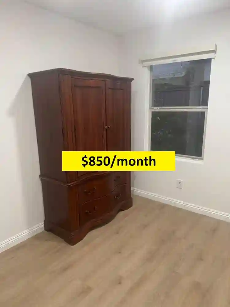 Room for Rent · Riverside 92501