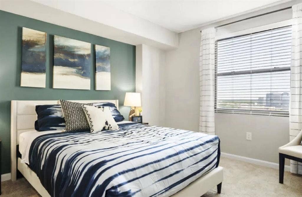 Roommate needed - Renew Perimeter