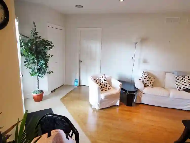 walkout basement apartment Sept 1