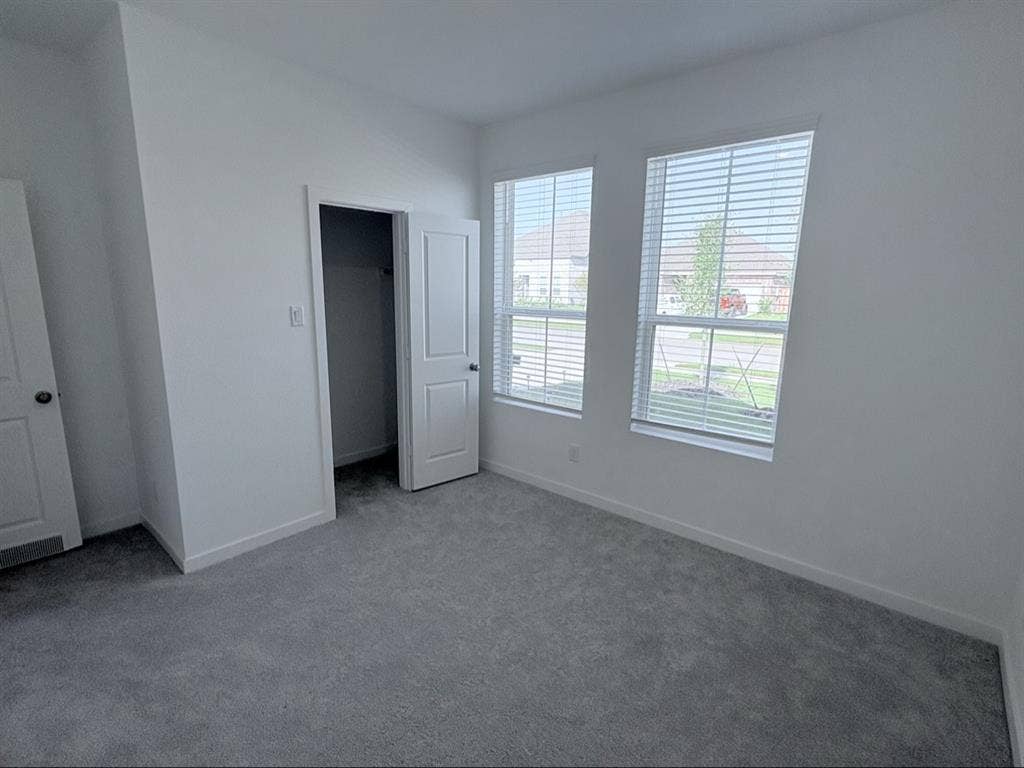 Private room + Privatebath-Angleton