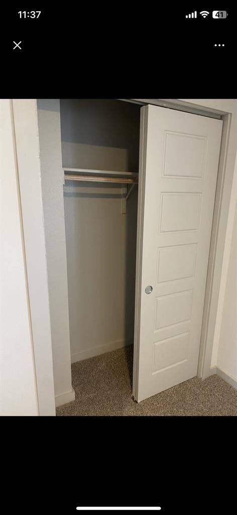 Private room available in new home