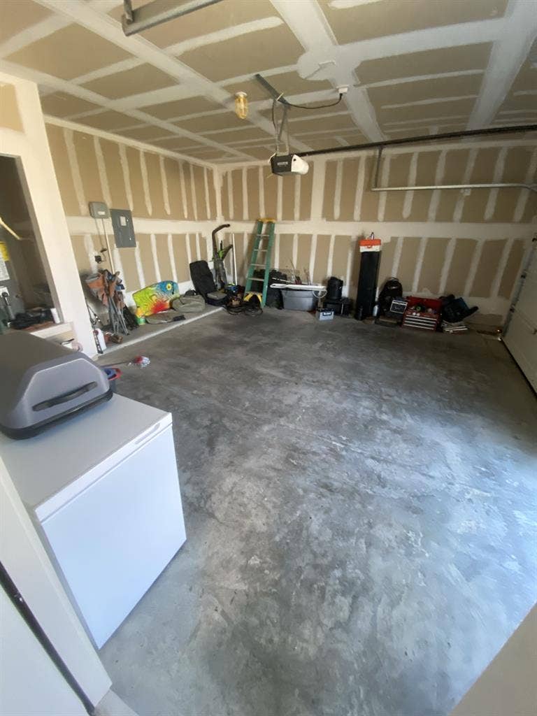 Private room available in new home