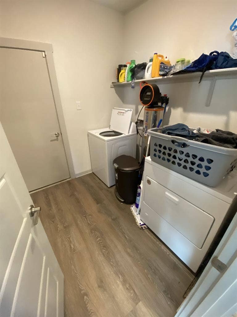 Private room available in new home