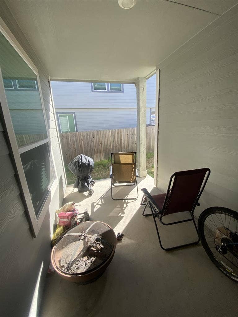 Private room available in new home