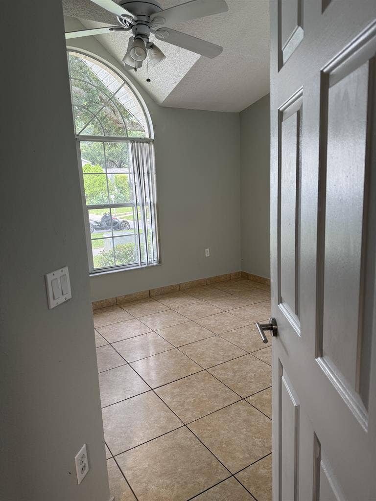 FOR RENT – KISSIMMEE, FL 🏡 📍