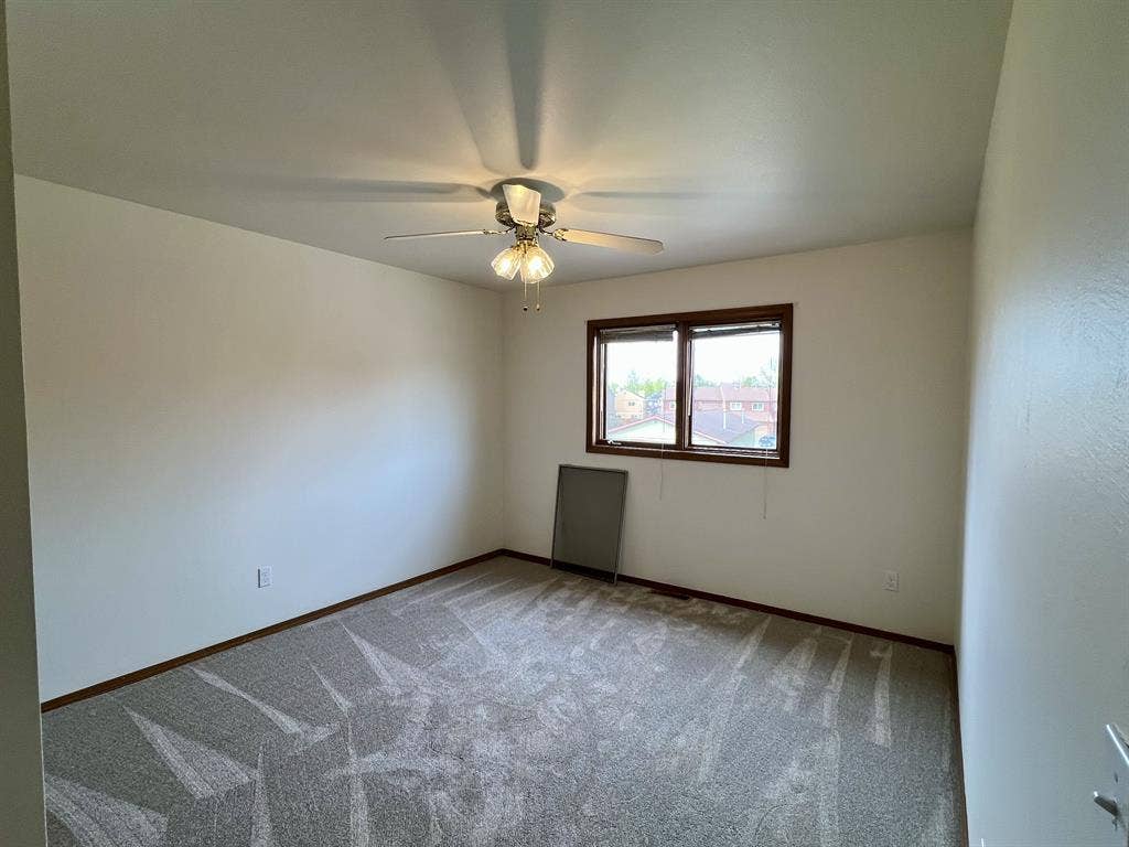 End-Unit Townhouse Independence Pk