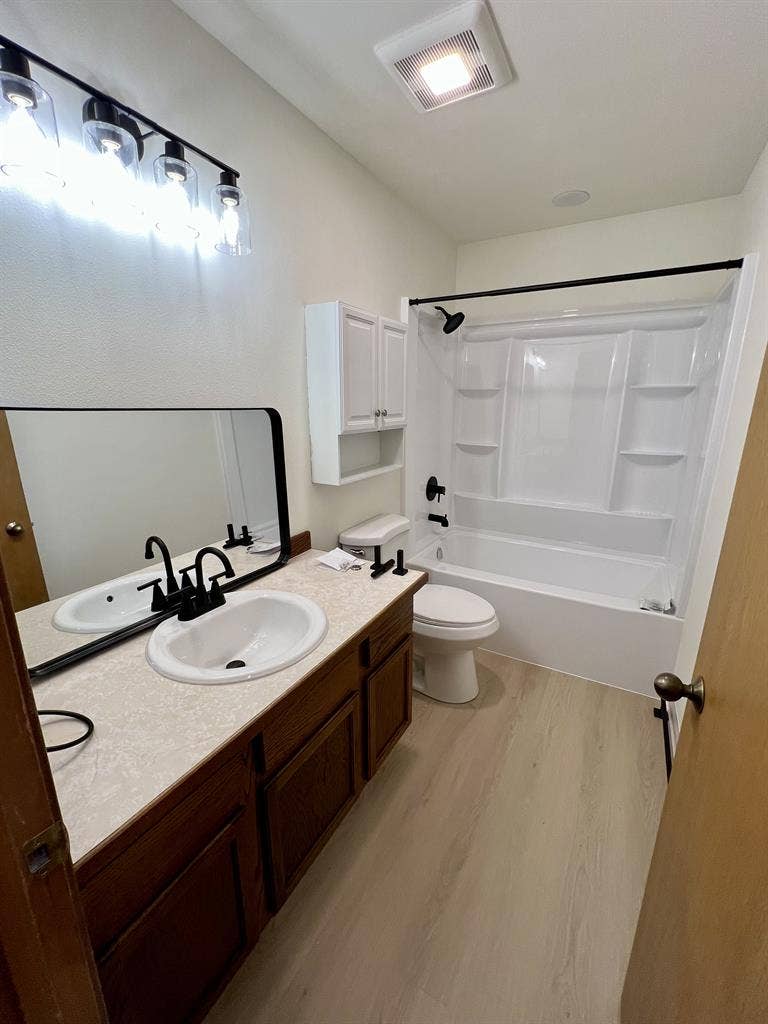 End-Unit Townhouse Independence Pk