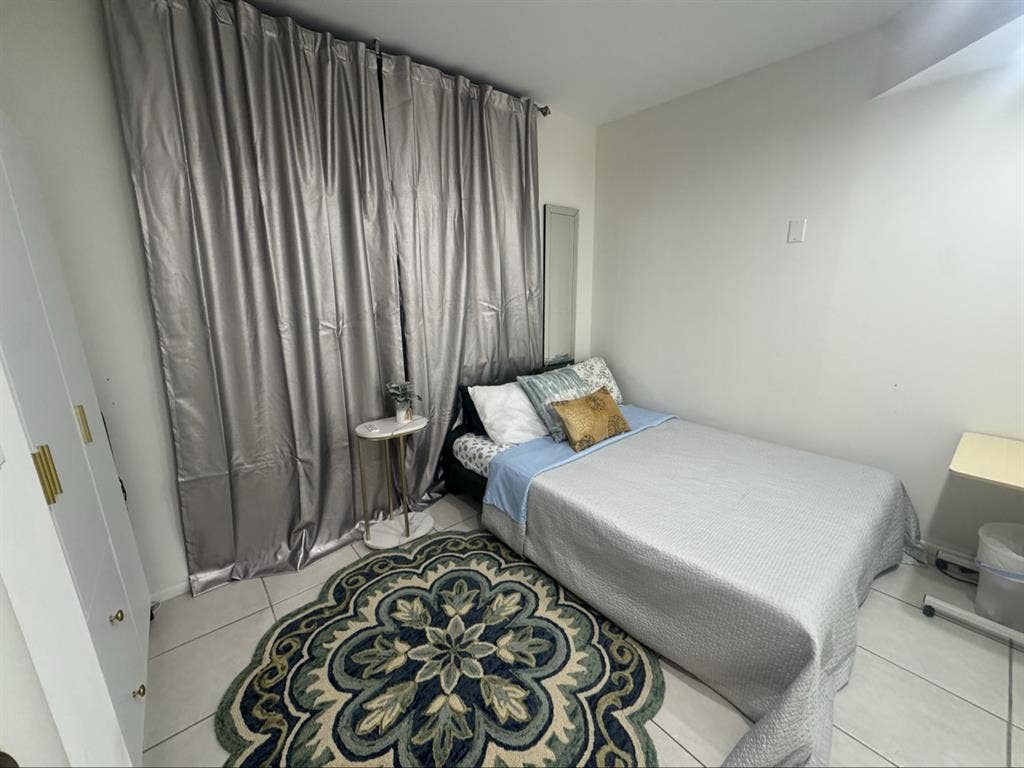 Private bedroom 950$