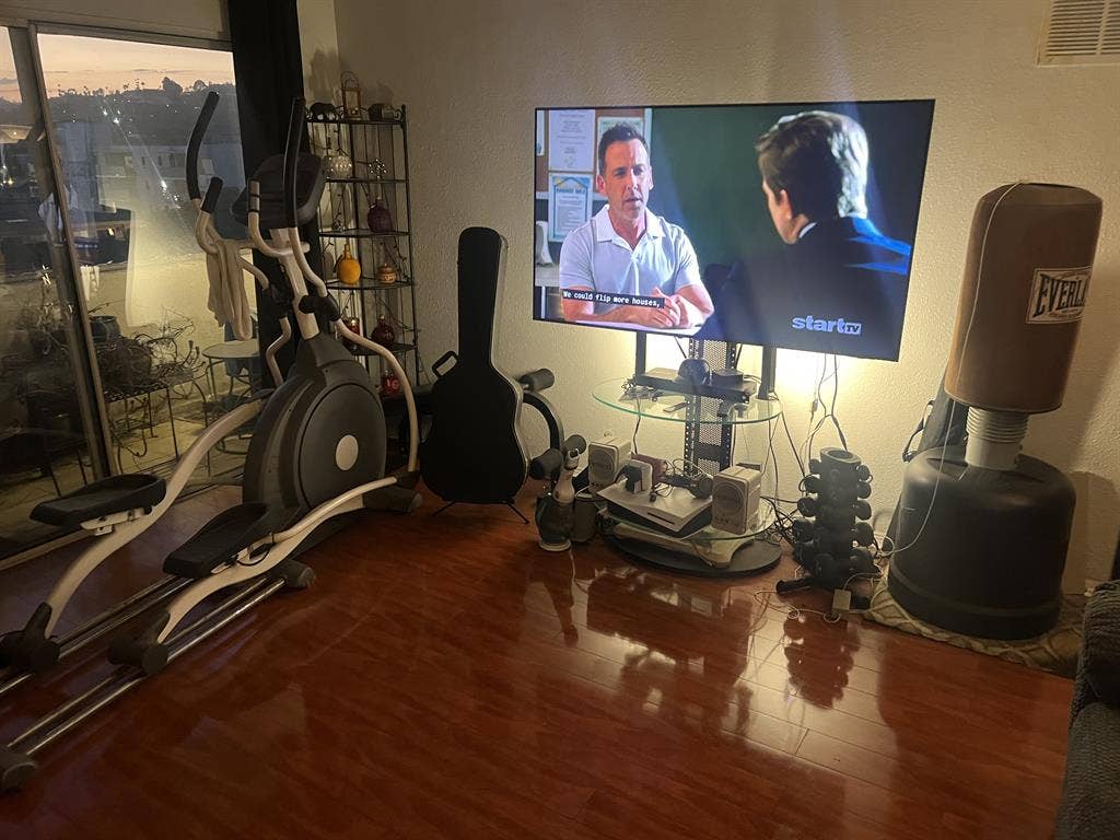 Los Angeles room for rent with view