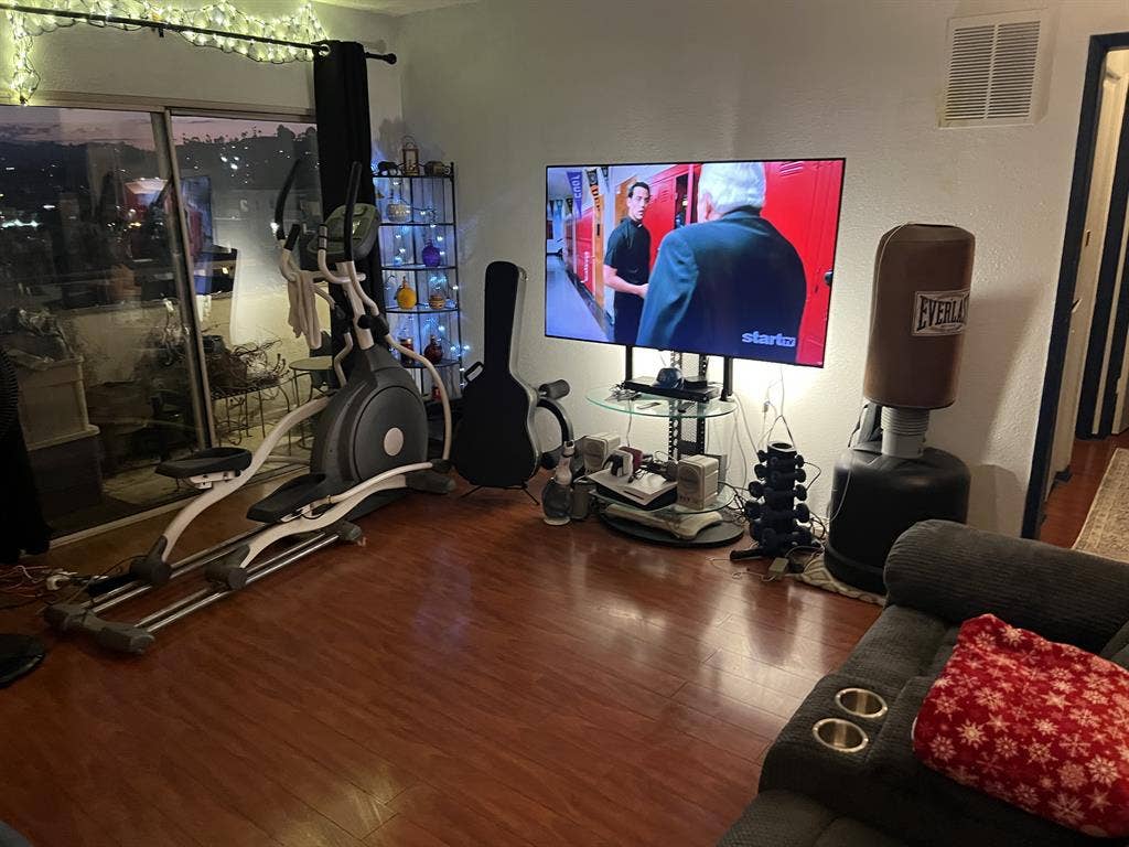 Los Angeles room for rent with view