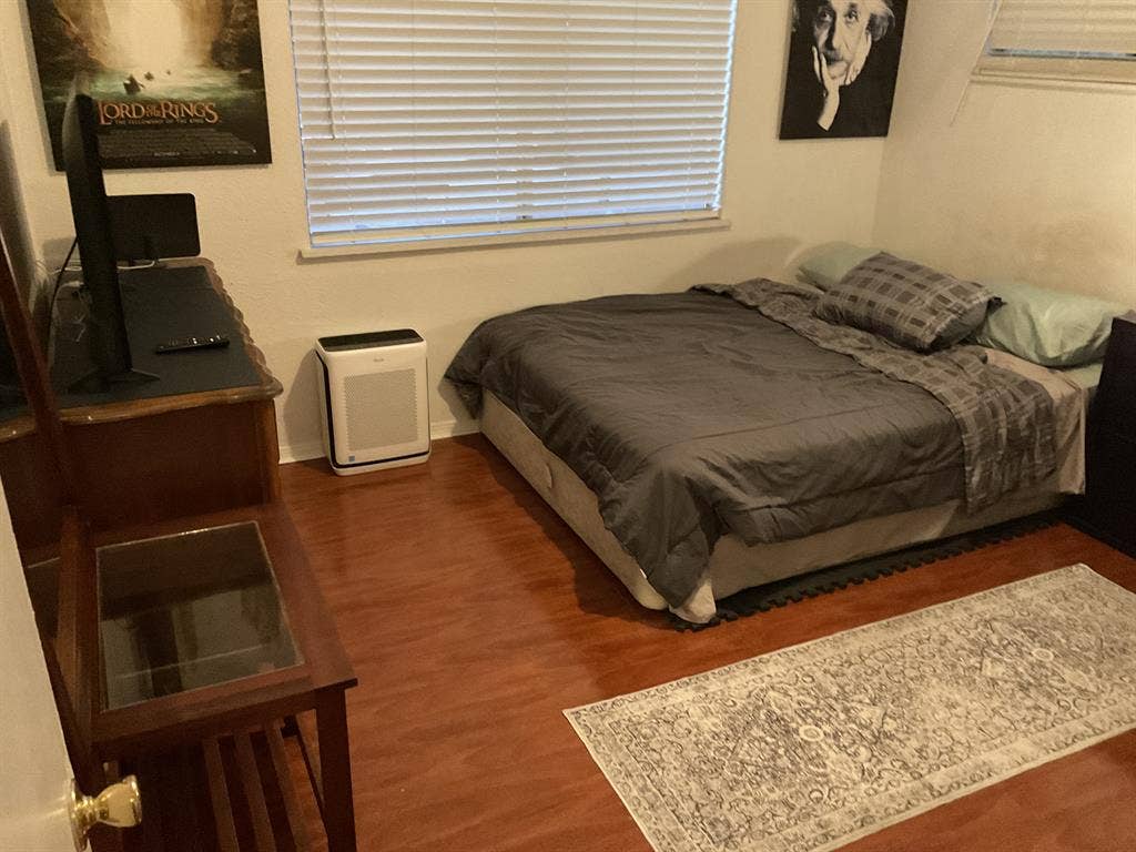 Los Angeles room for rent with view