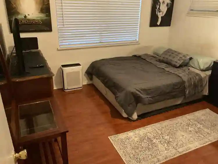 Los Angeles room for rent with view