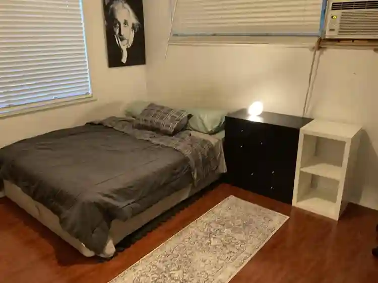 Los Angeles room for rent with view