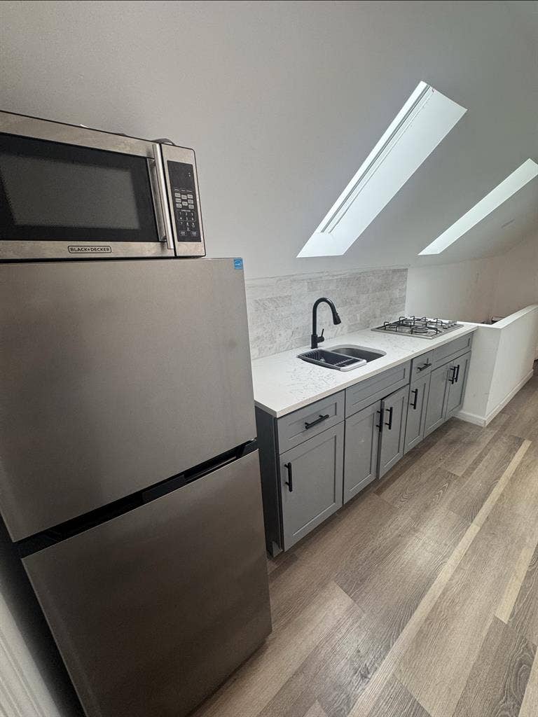 Estudio amueblado $1,000