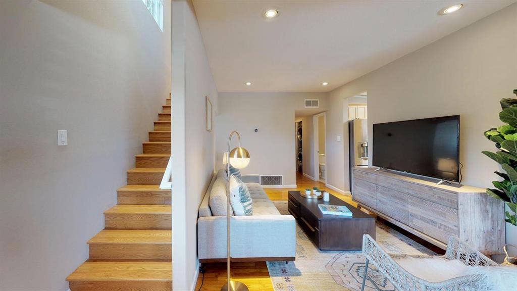 1 BR in Mountain View