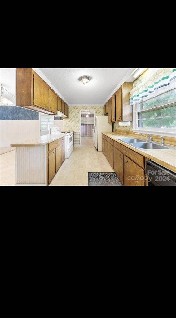 Home For Rent in great location!!
