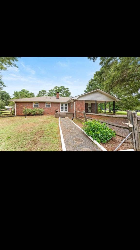 Home For Rent in great location!!