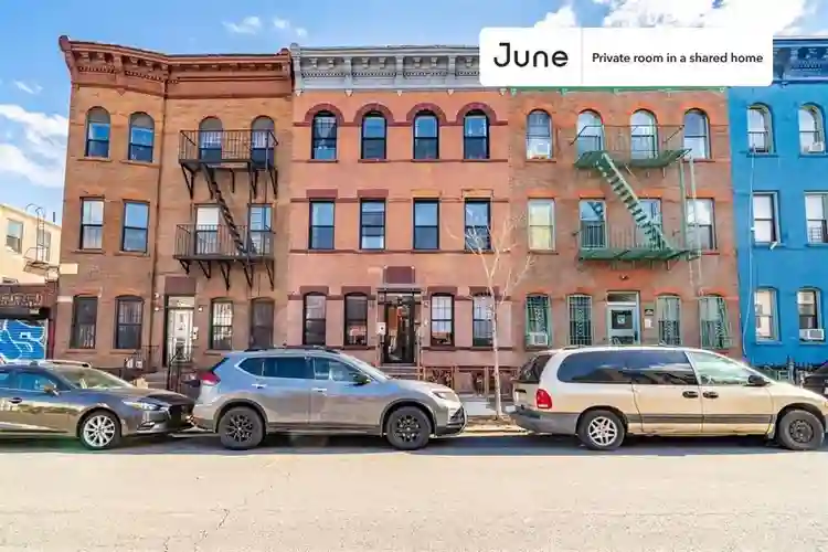 3 BR in New York City