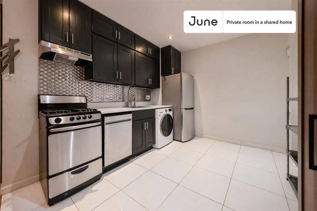 6 BR in New York City