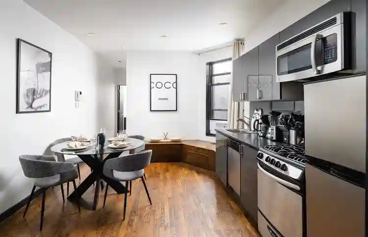 Spacious Sunny UES Room