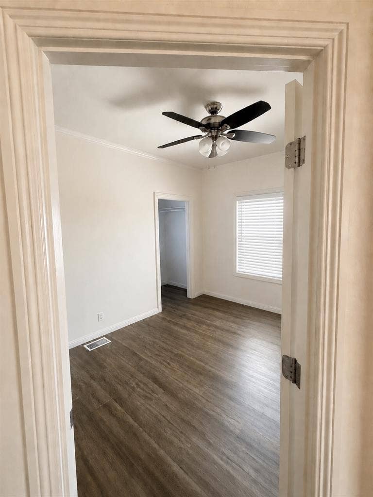 2 rooms for rent, female only